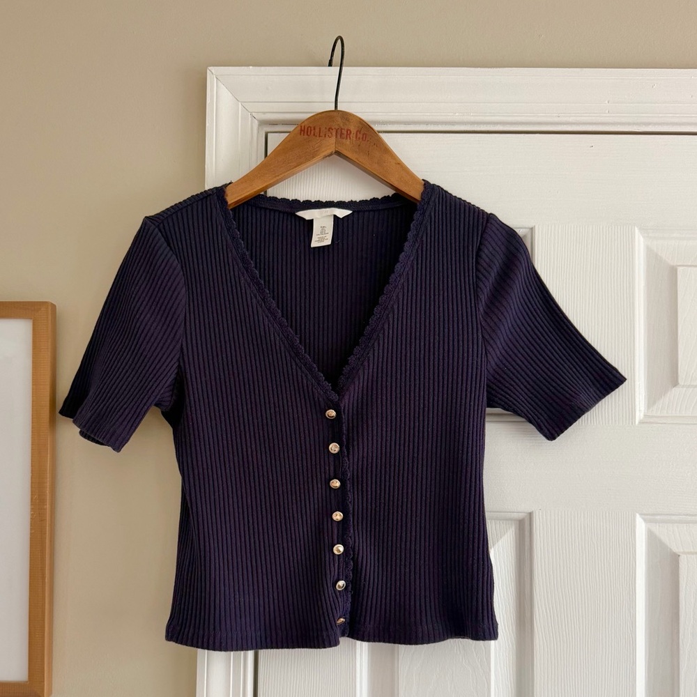 H&M Navy Blue Ribbed Button-Front Top Large - Picture 2 of 4